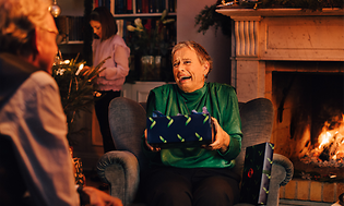 Christmas - The Social One - Top Visual - Mobile