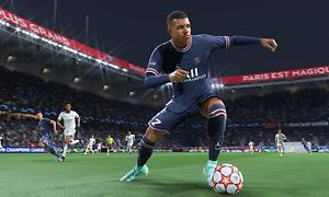 skjermbilde fra FIFA 22 hvor Mbappé spiller fotball