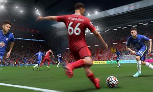 FIFA 22 fotballspillere midt i en kamp