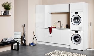 White EPOQ Integra vaskerom i en åpen løsning med vaskemaskin og oppvaskmaskin
