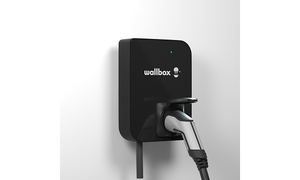 Wallbox Copper SB montert på vegg