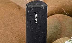 Sonos Roam med vannsprut