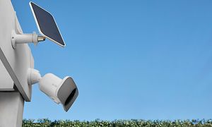 Arlo-kamera med solcellepanel