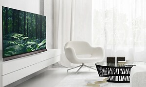 OLED LG TV i en hvit designerstue