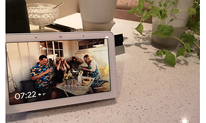 Google Nest viser bilde fra festlig lag