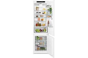 Integrated fridge & freezer from Electrolux