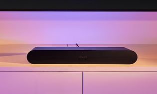 Sort Ray soundbar under TV