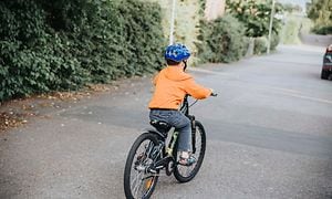 Telecom - Smartklokke - En gutt på sykkelen sin