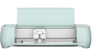 Cricut Explore 3 digital kuttemaskin på hvit bakgrunn