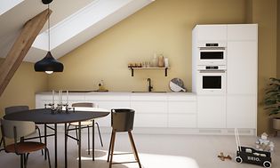 Epoq Integra white kitchen with yellow walls