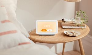 Google Nest - med en alarm satt på kl 7