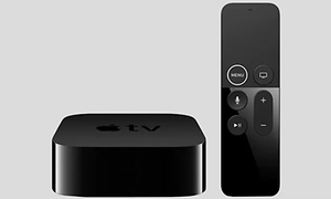 apple tv og fjernkontroll i svart