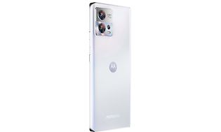Produktbilde av motorola Edge 30 Fusion sett fra venstre bakside