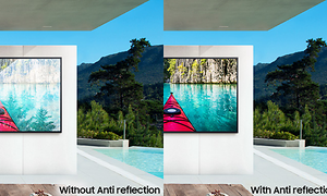 2 bilder i en av Samsung The Terrace TV som viser forskjellen på TV med og uten anti reflection