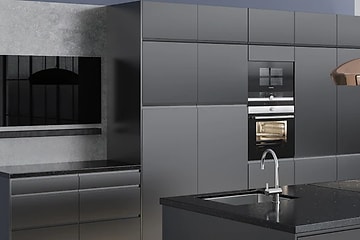 Epoq Integra Black kjøkken med integrerte hvitevarer i høyskap og romslig kjøkkenøy