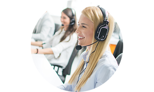 CS-Gaming insurance- Woman at a call center