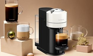 Nespresso kaffemaskin, kaffedrikker, kapsler og melkekanne