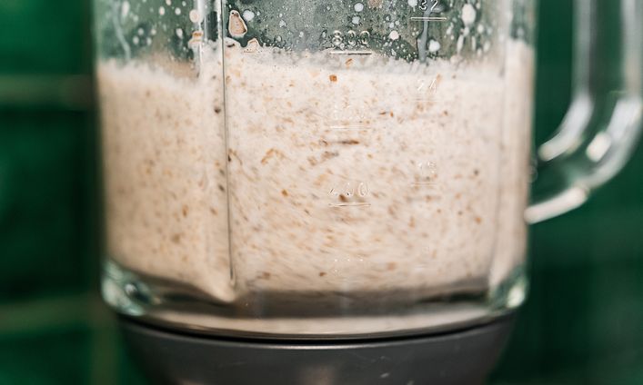 SDA - Cooking - close-up of a blender with vegetable soup