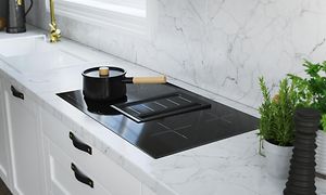 EPOQ - Kitchen - Shaker Classic White - Open Floorplan - Marble Worktop - Vented Hob - Brass Tap - Leather Handles