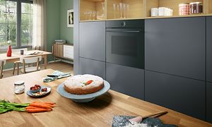 Integrert Bosch accent line-stekeov og en gulrotkake