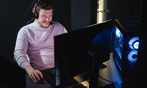 Gaming & entertainment - Gaming PC - Man gaming