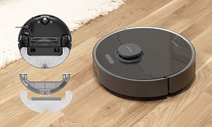 Dreame DreameBot D10sPlus robotstøvsuger og illustrasjon av moppedelen og vanntanken