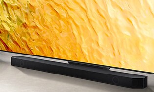 Samsung soundbar under en TV