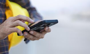 Smarttelefon som er gjort mer slitesterk med et solid deksel