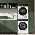 Samsung vaskemaskin og tørketrommel i et grønt vaskerom