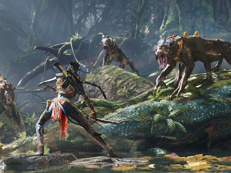 Skjermbilde fra spillet Avatar: Frontiers of Pandora der en Na'vi-soldat møter farlige skapninger ved vannet