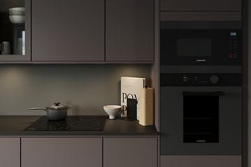 Umber EPOQ Trend kitchen with integrated oven, dark grey countertop and integrated stove