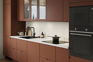 Epoq Trend Sienna - white laminate worktop - glass cabinets - integrated oven - herringbone