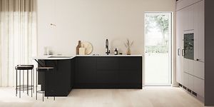 Epoq Trend Taupe og Pure Matt Black-kjøkken