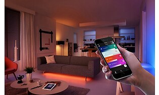 smart belysning kontrollert via app på smarttelefon