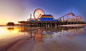 Santa Monica Pier i California i solnedgang